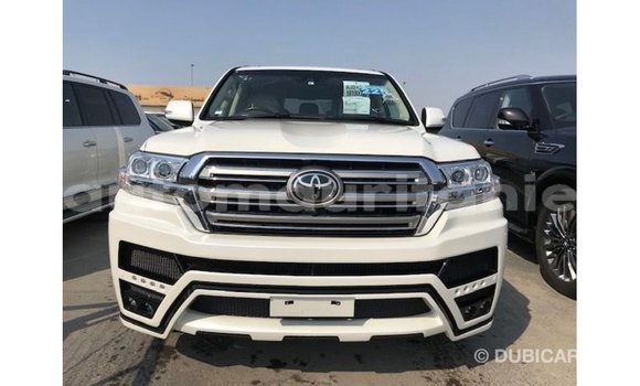 Acheter Import Voiture Toyota Land Cruiser Blanc à Import - Dubai, Adrar Acheter Import Voiture Toyota Land Cruiser Blanc à Import - Dubai, Adrar