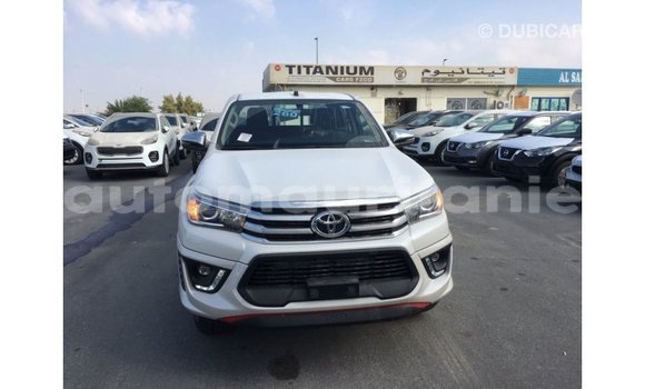 Acheter Import Voiture Toyota Hilux Blanc à Import - Dubai, Adrar Acheter Import Voiture Toyota Hilux Blanc à Import - Dubai, Adrar