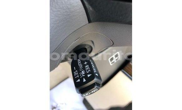 Acheter Import Voiture Toyota Land Cruiser Blanc à Import - Dubai, Adrar Acheter Import Voiture Toyota Land Cruiser Blanc à Import - Dubai, Adrar