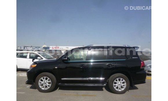 Acheter Import Voiture Toyota Land Cruiser Noir à Import - Dubai, Adrar Acheter Import Voiture Toyota Land Cruiser Noir à Import - Dubai, Adrar