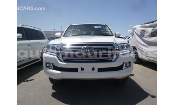 Acheter Import Voiture Toyota Land Cruiser Blanc à Import - Dubai, Adrar Acheter Import Voiture Toyota Land Cruiser Blanc à Import - Dubai, Adrar