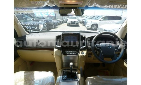Acheter Import Voiture Toyota Land Cruiser Blanc à Import - Dubai, Adrar Acheter Import Voiture Toyota Land Cruiser Blanc à Import - Dubai, Adrar