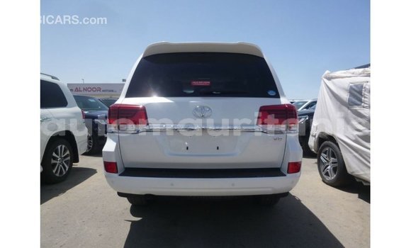 Acheter Import Voiture Toyota Land Cruiser Blanc à Import - Dubai, Adrar Acheter Import Voiture Toyota Land Cruiser Blanc à Import - Dubai, Adrar