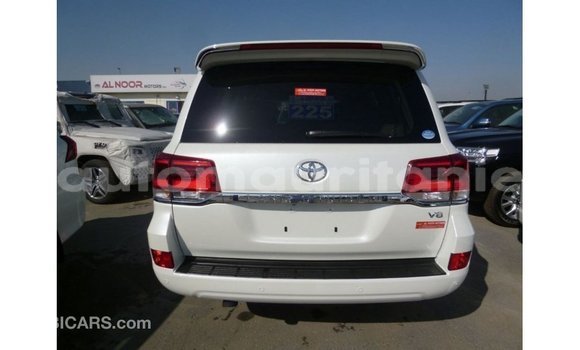 Acheter Import Voiture Toyota Land Cruiser Blanc à Import - Dubai, Adrar Acheter Import Voiture Toyota Land Cruiser Blanc à Import - Dubai, Adrar