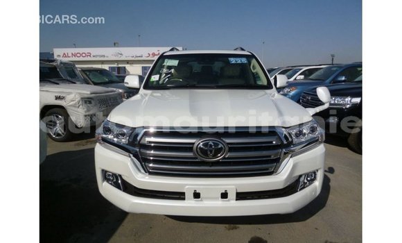 Acheter Import Voiture Toyota Land Cruiser Blanc à Import - Dubai, Adrar Acheter Import Voiture Toyota Land Cruiser Blanc à Import - Dubai, Adrar