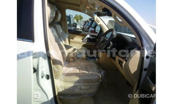 Acheter Import Voiture Toyota Land Cruiser Blanc à Import - Dubai, Adrar Acheter Import Voiture Toyota Land Cruiser Blanc à Import - Dubai, Adrar