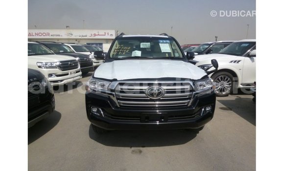 Acheter Import Voiture Toyota Land Cruiser Noir à Import - Dubai, Adrar Acheter Import Voiture Toyota Land Cruiser Noir à Import - Dubai, Adrar