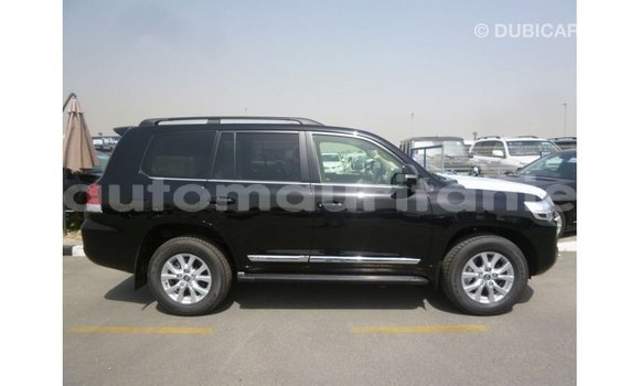 Acheter Import Voiture Toyota Land Cruiser Noir à Import - Dubai, Adrar Acheter Import Voiture Toyota Land Cruiser Noir à Import - Dubai, Adrar