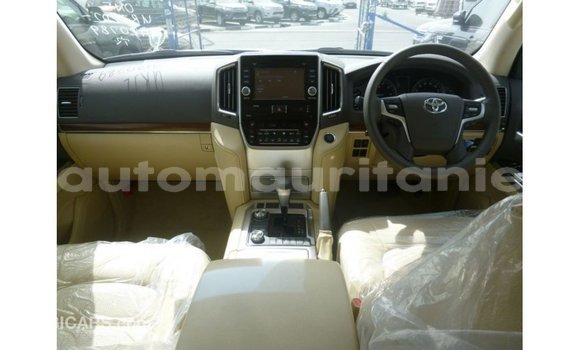 Acheter Import Voiture Toyota Land Cruiser Blanc à Import - Dubai, Adrar Acheter Import Voiture Toyota Land Cruiser Blanc à Import - Dubai, Adrar