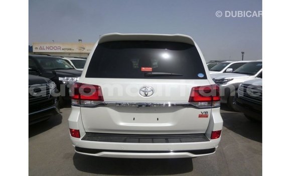 Acheter Import Voiture Toyota Land Cruiser Blanc à Import - Dubai, Adrar Acheter Import Voiture Toyota Land Cruiser Blanc à Import - Dubai, Adrar
