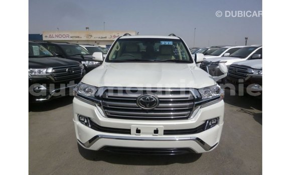 Acheter Import Voiture Toyota Land Cruiser Blanc à Import - Dubai, Adrar Acheter Import Voiture Toyota Land Cruiser Blanc à Import - Dubai, Adrar