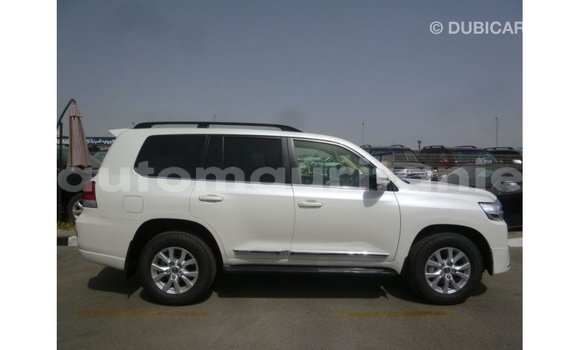 Acheter Import Voiture Toyota Land Cruiser Blanc à Import - Dubai, Adrar Acheter Import Voiture Toyota Land Cruiser Blanc à Import - Dubai, Adrar