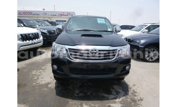 Acheter Import Voiture Toyota Hilux Noir à Import - Dubai, Adrar Acheter Import Voiture Toyota Hilux Noir à Import - Dubai, Adrar