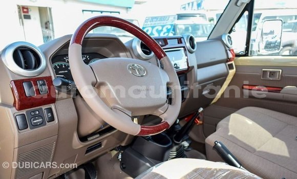 Acheter Import Voiture Toyota Land Cruiser Beige à Import - Dubai, Adrar Acheter Import Voiture Toyota Land Cruiser Beige à Import - Dubai, Adrar