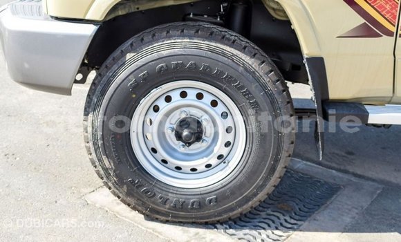 Acheter Import Voiture Toyota Land Cruiser Beige à Import - Dubai, Adrar Acheter Import Voiture Toyota Land Cruiser Beige à Import - Dubai, Adrar