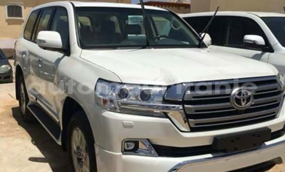 Acheter Occasion Voiture Toyota Land Cruiser Blanc à Nouakchott au Nouakchott Ouest Acheter Occasion Voiture Toyota Land Cruiser Blanc à Nouakchott au Nouakchott Ouest