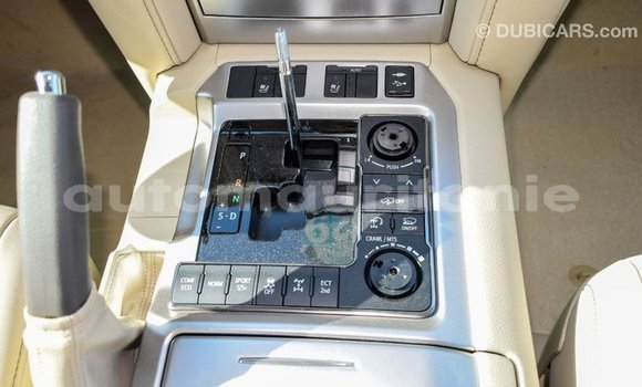 Acheter Import Voiture Toyota Land Cruiser Blanc à Import - Dubai, Adrar Acheter Import Voiture Toyota Land Cruiser Blanc à Import - Dubai, Adrar