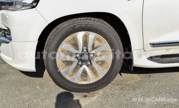 Acheter Import Voiture Toyota Land Cruiser Blanc à Import - Dubai, Adrar Acheter Import Voiture Toyota Land Cruiser Blanc à Import - Dubai, Adrar