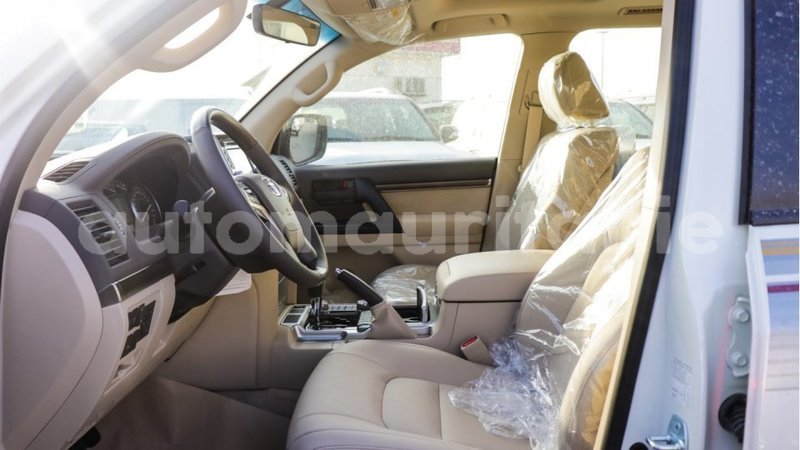 Big with watermark toyota land cruiser adrar import dubai 2889