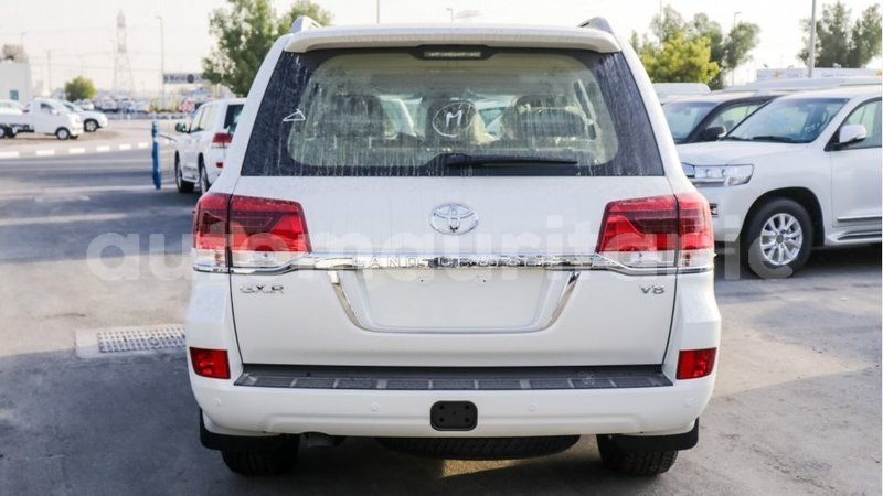 Big with watermark toyota land cruiser adrar import dubai 2889
