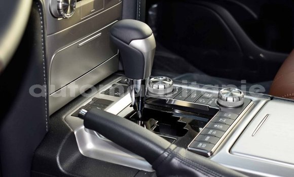 Acheter Import Voiture Toyota Land Cruiser Noir à Import - Dubai, Adrar Acheter Import Voiture Toyota Land Cruiser Noir à Import - Dubai, Adrar