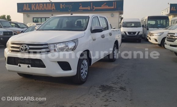 Acheter Import Voiture Toyota Hilux Blanc à Import - Dubai, Adrar Acheter Import Voiture Toyota Hilux Blanc à Import - Dubai, Adrar