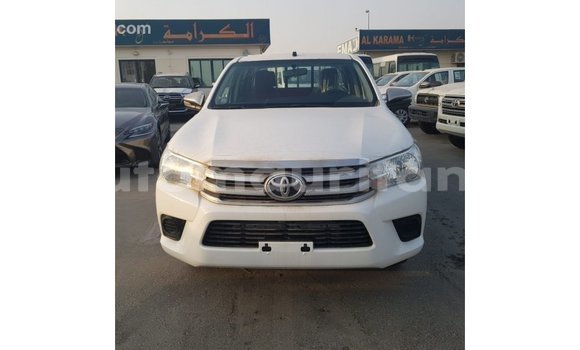 Acheter Import Voiture Toyota Hilux Blanc à Import - Dubai, Adrar Acheter Import Voiture Toyota Hilux Blanc à Import - Dubai, Adrar
