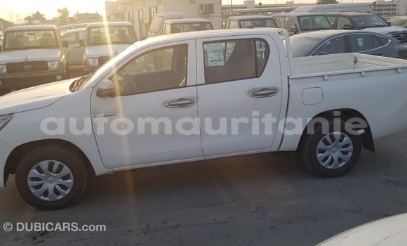Acheter Import Voiture Toyota Hilux Blanc à Import - Dubai, Adrar Acheter Import Voiture Toyota Hilux Blanc à Import - Dubai, Adrar