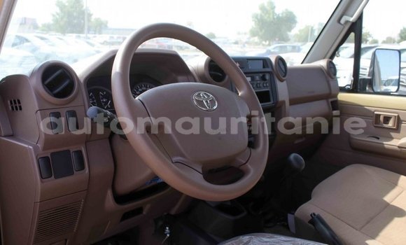 Acheter Import Voiture Toyota Land Cruiser Beige à Import - Dubai, Adrar Acheter Import Voiture Toyota Land Cruiser Beige à Import - Dubai, Adrar