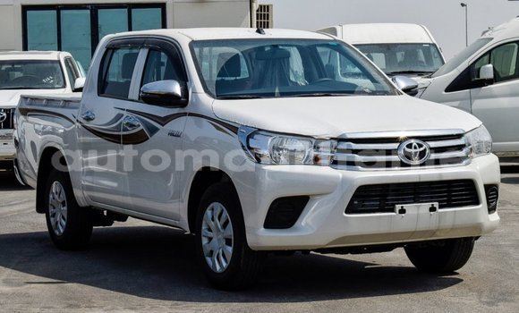Acheter Import Voiture Toyota Hilux Blanc à Import - Dubai, Adrar Acheter Import Voiture Toyota Hilux Blanc à Import - Dubai, Adrar