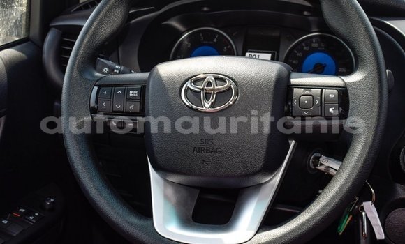 Acheter Import Voiture Toyota Hilux Blanc à Import - Dubai, Adrar Acheter Import Voiture Toyota Hilux Blanc à Import - Dubai, Adrar