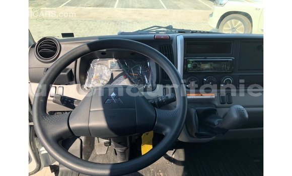 Acheter Import Voiture Mitsubishi Carisma Blanc à Import - Dubai, Adrar Acheter Import Voiture Mitsubishi Carisma Blanc à Import - Dubai, Adrar