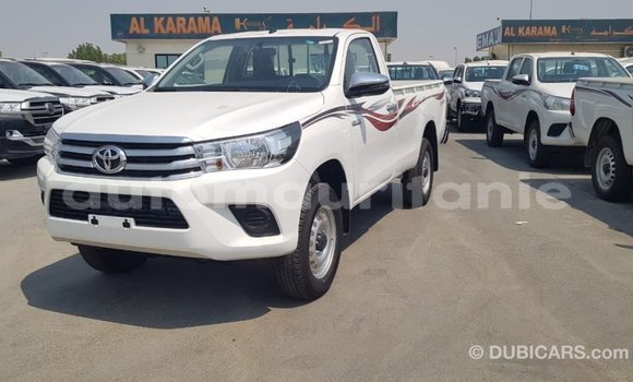 Acheter Import Voiture Toyota Hilux Blanc à Import - Dubai, Adrar Acheter Import Voiture Toyota Hilux Blanc à Import - Dubai, Adrar