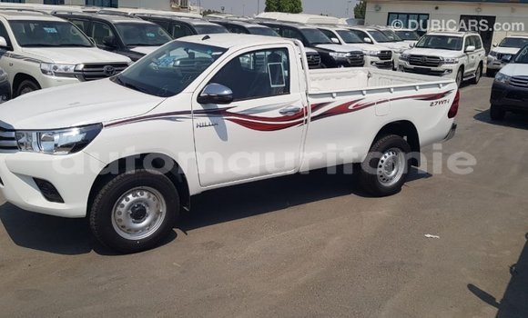 Acheter Import Voiture Toyota Hilux Blanc à Import - Dubai, Adrar Acheter Import Voiture Toyota Hilux Blanc à Import - Dubai, Adrar