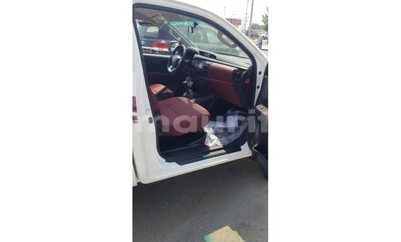 Acheter Import Voiture Toyota Hilux Blanc à Import - Dubai, Adrar Acheter Import Voiture Toyota Hilux Blanc à Import - Dubai, Adrar