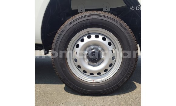 Acheter Import Voiture Toyota Hilux Blanc à Import - Dubai, Adrar Acheter Import Voiture Toyota Hilux Blanc à Import - Dubai, Adrar