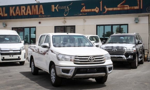 Acheter Import Voiture Toyota Hilux Blanc à Import - Dubai, Adrar Acheter Import Voiture Toyota Hilux Blanc à Import - Dubai, Adrar