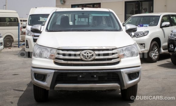 Acheter Import Voiture Toyota Hilux Blanc à Import - Dubai, Adrar Acheter Import Voiture Toyota Hilux Blanc à Import - Dubai, Adrar