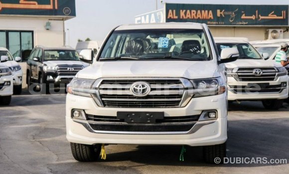 Acheter Import Voiture Toyota Land Cruiser Blanc à Import - Dubai, Adrar Acheter Import Voiture Toyota Land Cruiser Blanc à Import - Dubai, Adrar