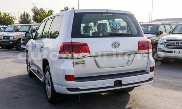 Acheter Import Voiture Toyota Land Cruiser Blanc à Import - Dubai, Adrar Acheter Import Voiture Toyota Land Cruiser Blanc à Import - Dubai, Adrar