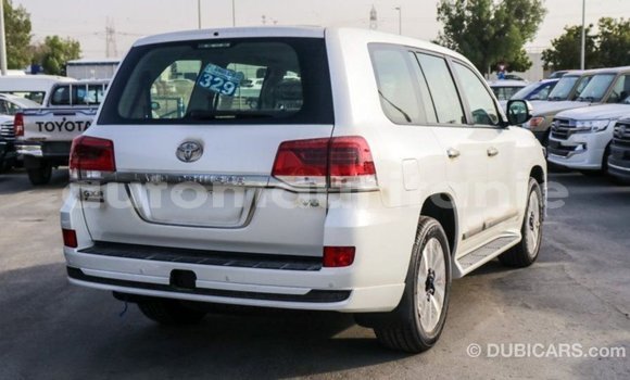 Acheter Import Voiture Toyota Land Cruiser Blanc à Import - Dubai, Adrar Acheter Import Voiture Toyota Land Cruiser Blanc à Import - Dubai, Adrar