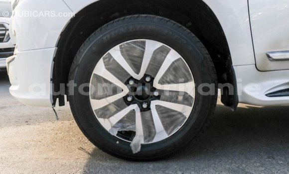 Acheter Import Voiture Toyota Land Cruiser Blanc à Import - Dubai, Adrar Acheter Import Voiture Toyota Land Cruiser Blanc à Import - Dubai, Adrar