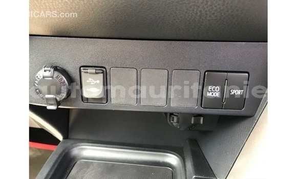 Acheter Import Utilitaire Toyota HiAce Blanc à Import - Dubai, Adrar Acheter Import Utilitaire Toyota HiAce Blanc à Import - Dubai, Adrar