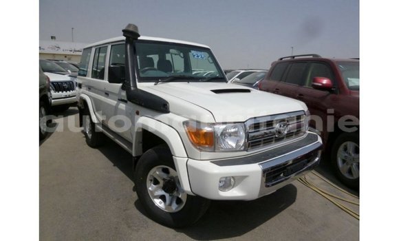 Acheter Import Voiture Toyota Land Cruiser Blanc à Import - Dubai, Adrar Acheter Import Voiture Toyota Land Cruiser Blanc à Import - Dubai, Adrar