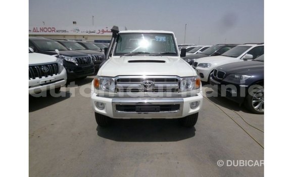 Acheter Import Voiture Toyota Land Cruiser Blanc à Import - Dubai, Adrar Acheter Import Voiture Toyota Land Cruiser Blanc à Import - Dubai, Adrar