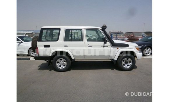 Acheter Import Voiture Toyota Land Cruiser Blanc à Import - Dubai, Adrar Acheter Import Voiture Toyota Land Cruiser Blanc à Import - Dubai, Adrar