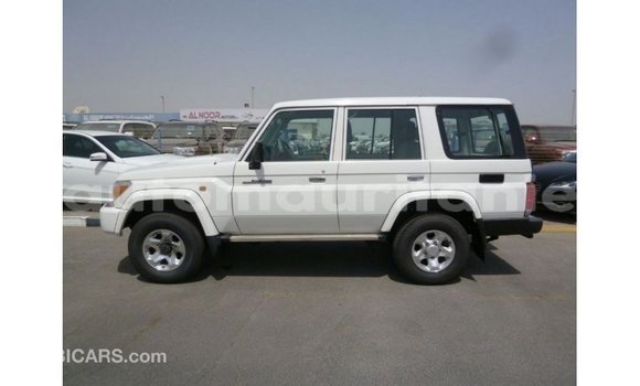 Acheter Import Voiture Toyota Land Cruiser Blanc à Import - Dubai, Adrar Acheter Import Voiture Toyota Land Cruiser Blanc à Import - Dubai, Adrar