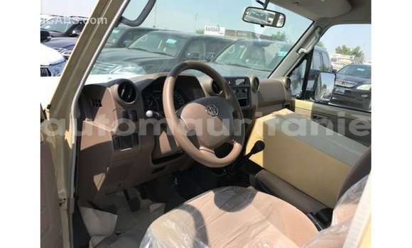 Acheter Import Voiture Toyota Land Cruiser Beige à Import - Dubai, Adrar Acheter Import Voiture Toyota Land Cruiser Beige à Import - Dubai, Adrar
