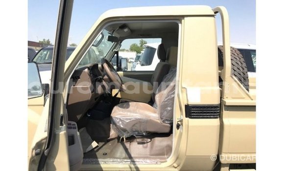 Acheter Import Voiture Toyota Land Cruiser Beige à Import - Dubai, Adrar Acheter Import Voiture Toyota Land Cruiser Beige à Import - Dubai, Adrar