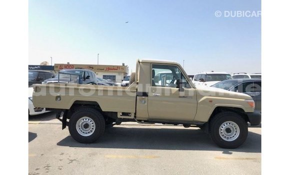 Acheter Import Voiture Toyota Land Cruiser Beige à Import - Dubai, Adrar Acheter Import Voiture Toyota Land Cruiser Beige à Import - Dubai, Adrar